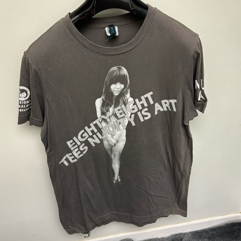 Vintage rare  1990s 88 Tees Nude is Art   M